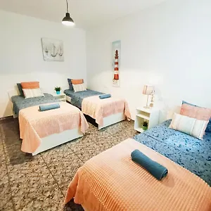 By Plaza Urquinaona Hostal Barcelona