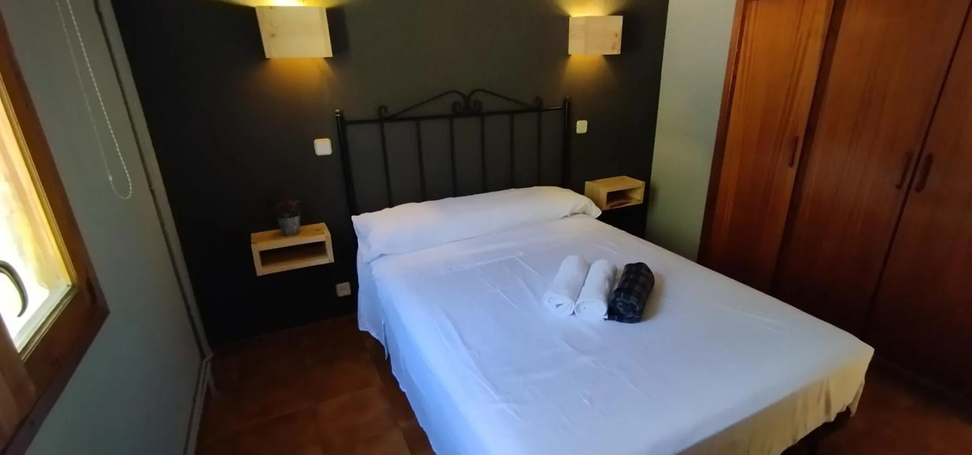 Guest house Hostal Casa Pirineus & Deportes De Aventura Baro