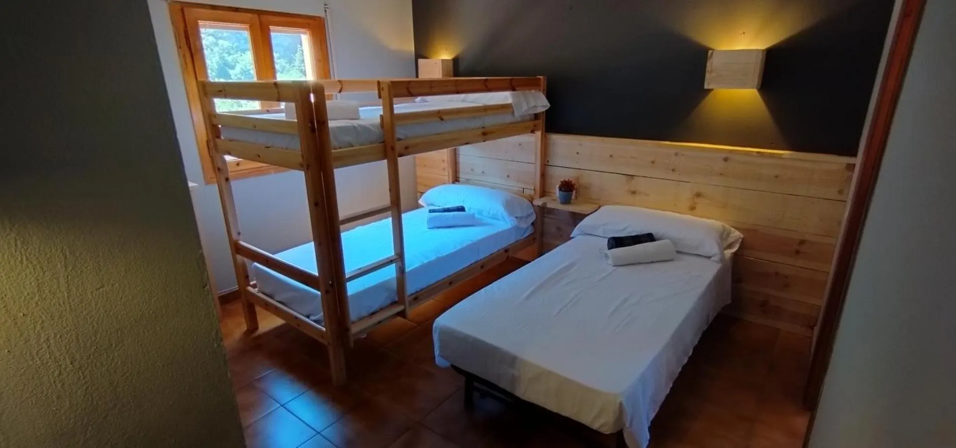 Hostal Casa Pirineus & Deportes De Aventura Baro  Guest house