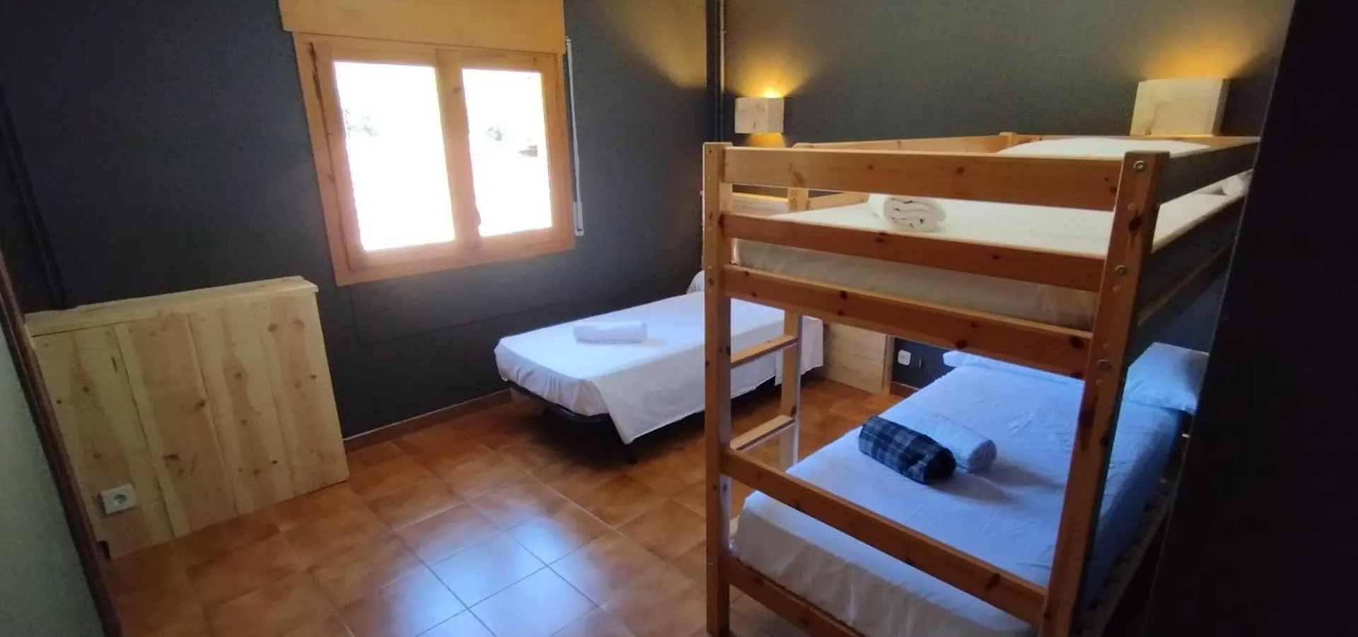 Guest house Hostal Casa Pirineus & Deportes De Aventura Baro