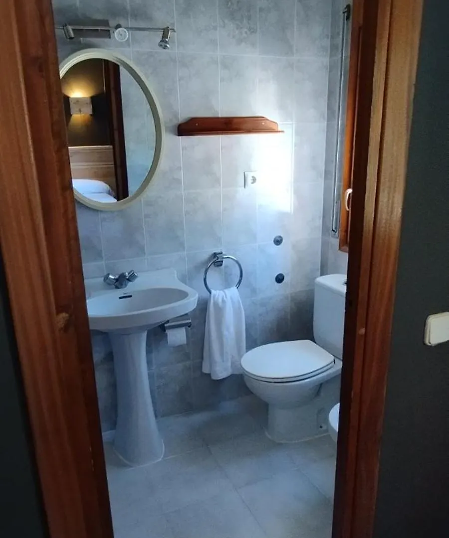 Hostal Casa Pirineus & Deportes De Aventura Baro
