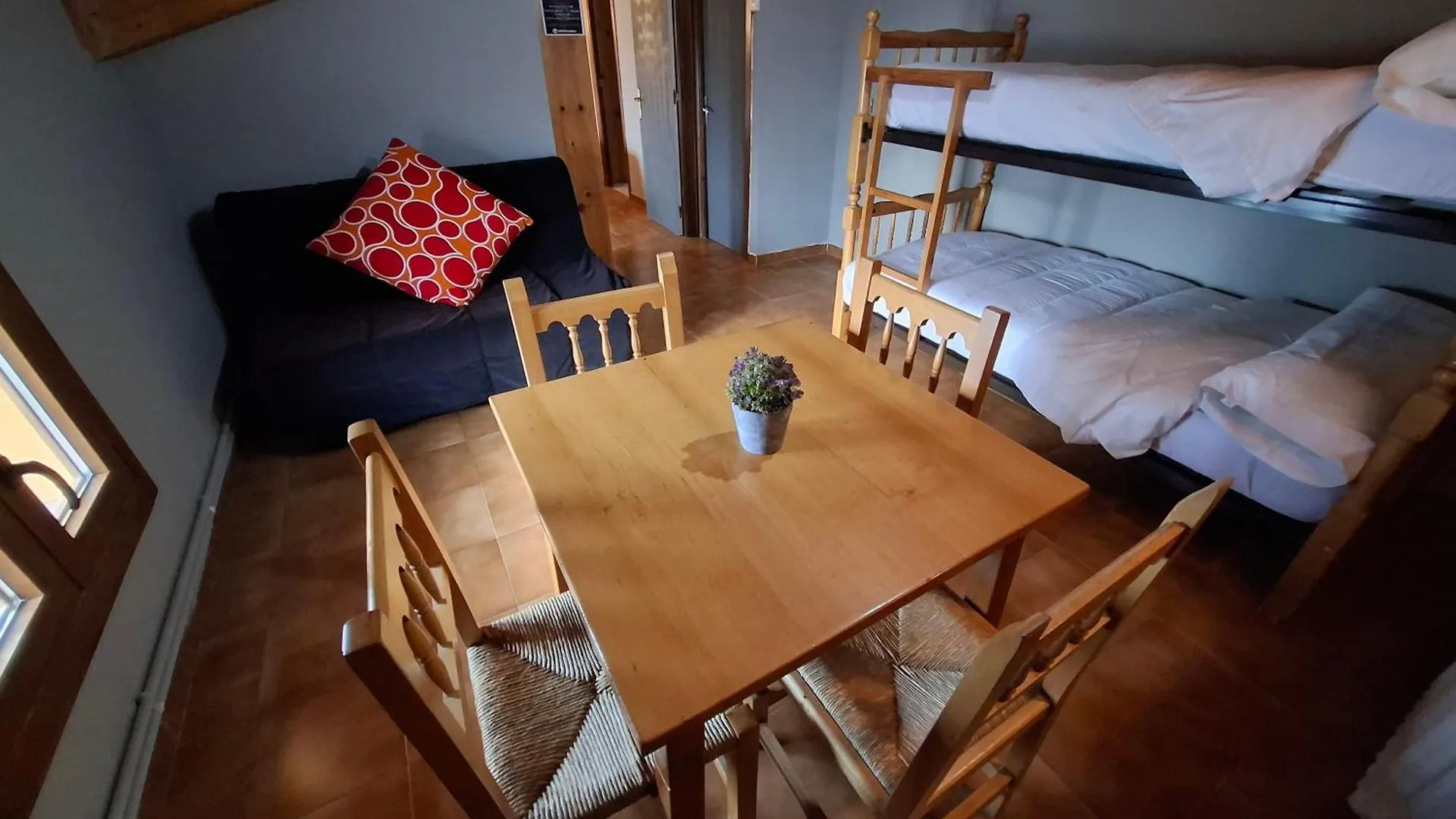 Hostal Casa Pirineus & Deportes De Aventura Baro  Guest house Baro (Catalonia)